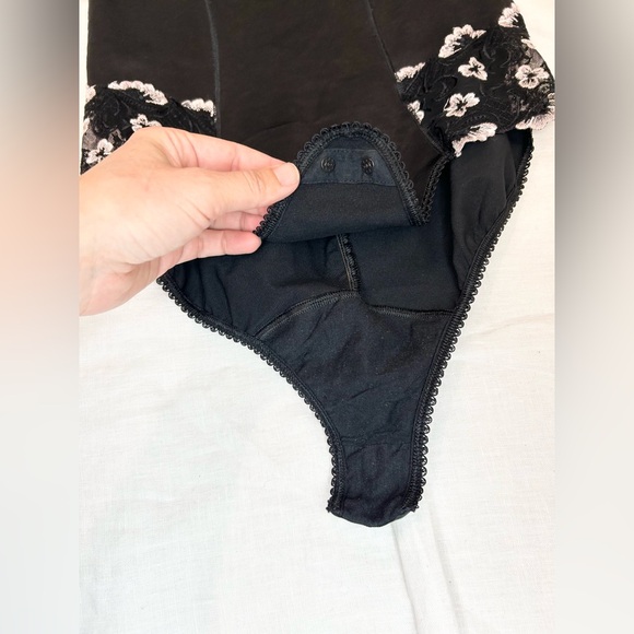 Marks & Spencer Wired Bodysuit Shapewear - Picture 6 of 11